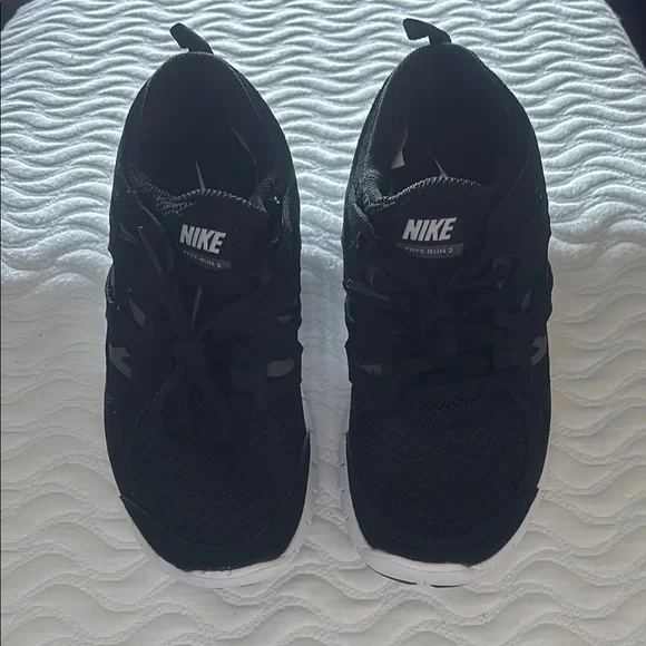 Nike Kid's Free Run 2 Shoes - Black / Dark Grey / White - Picture 9 of 12